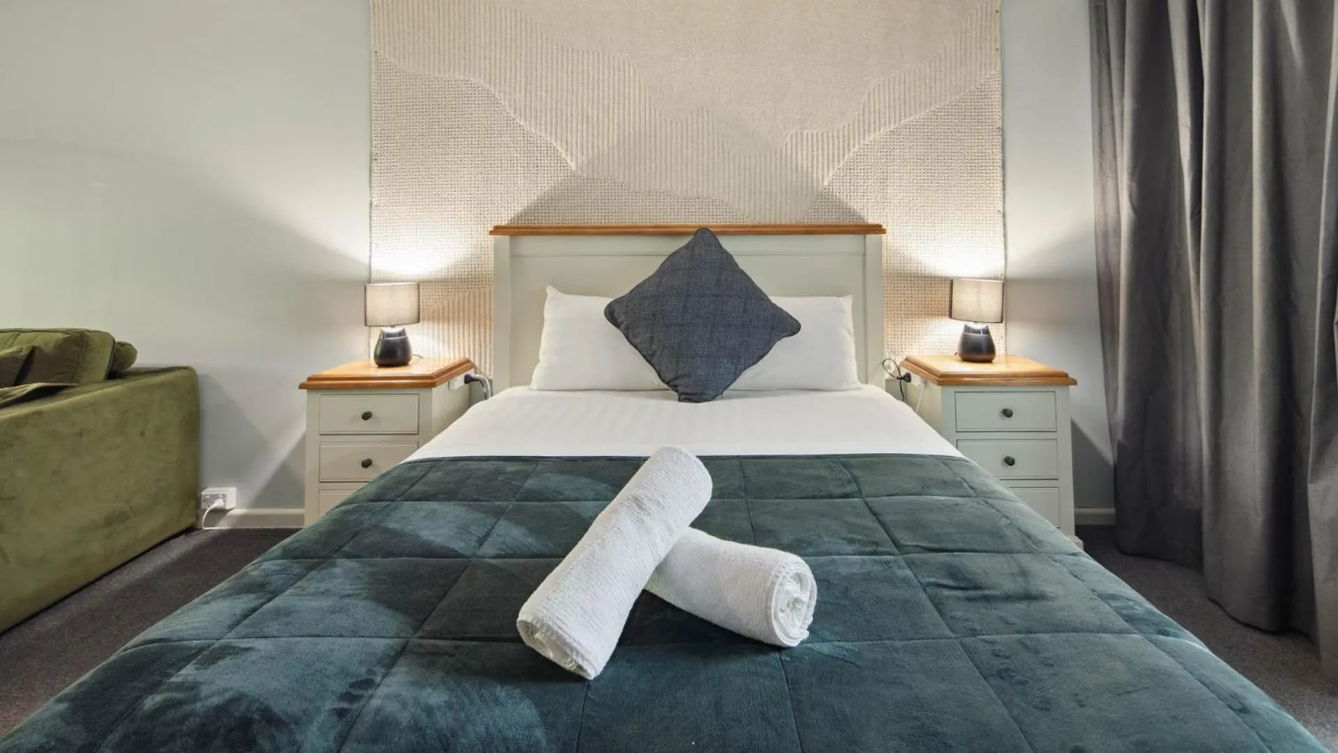 ***** Bed & Breakfast Cypress Bnb Hervey Bay Australia