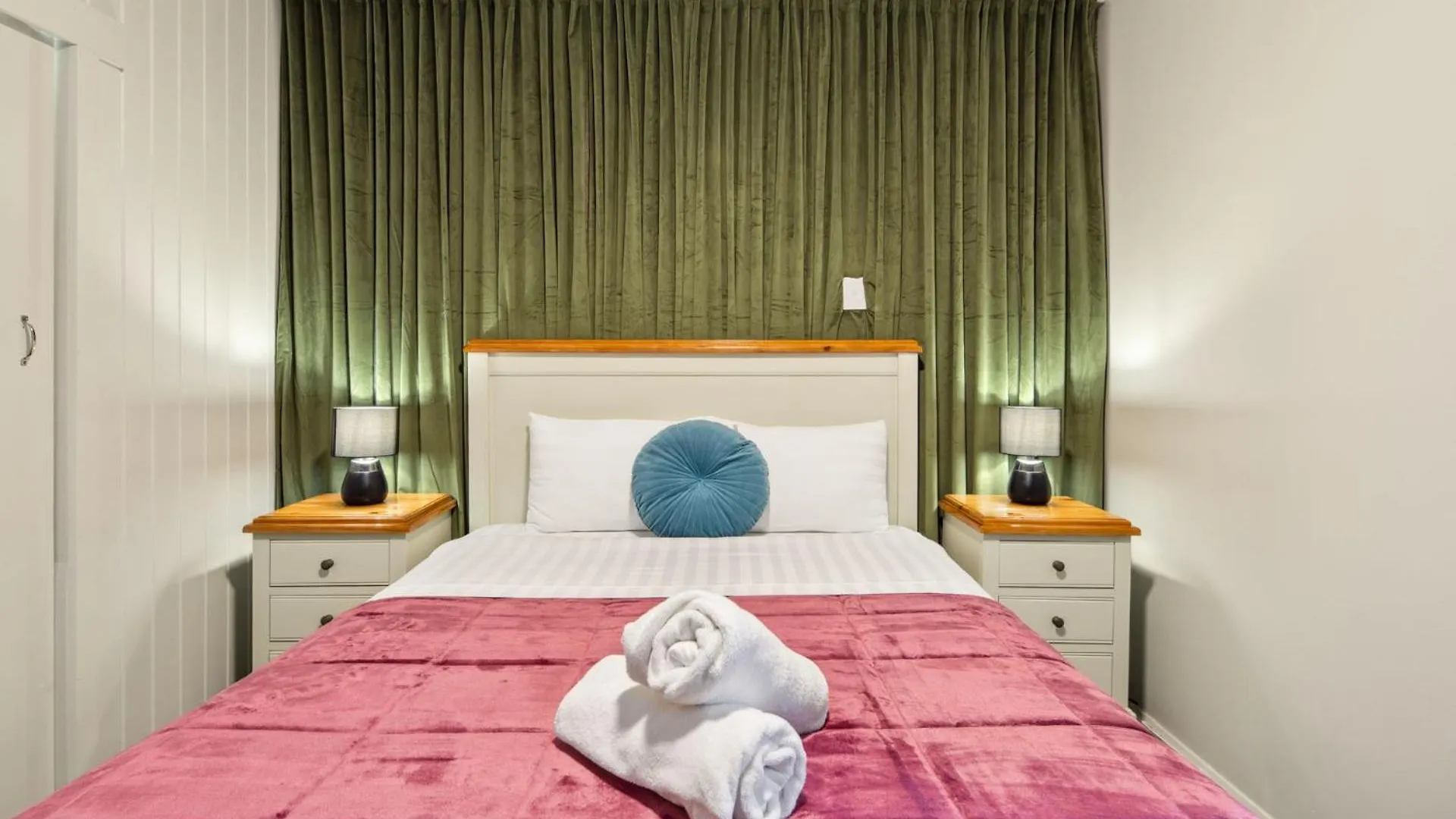 ***** Bed & Breakfast Cypress Bnb Hervey Bay Australia