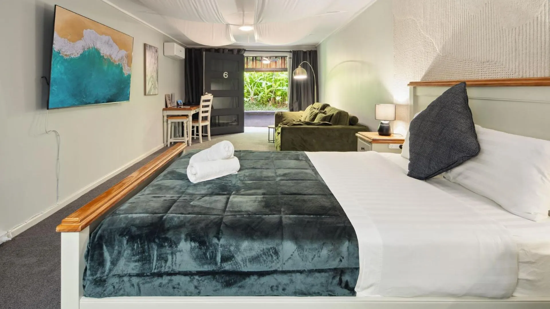 Cypress Bnb Hervey Bay 5*,