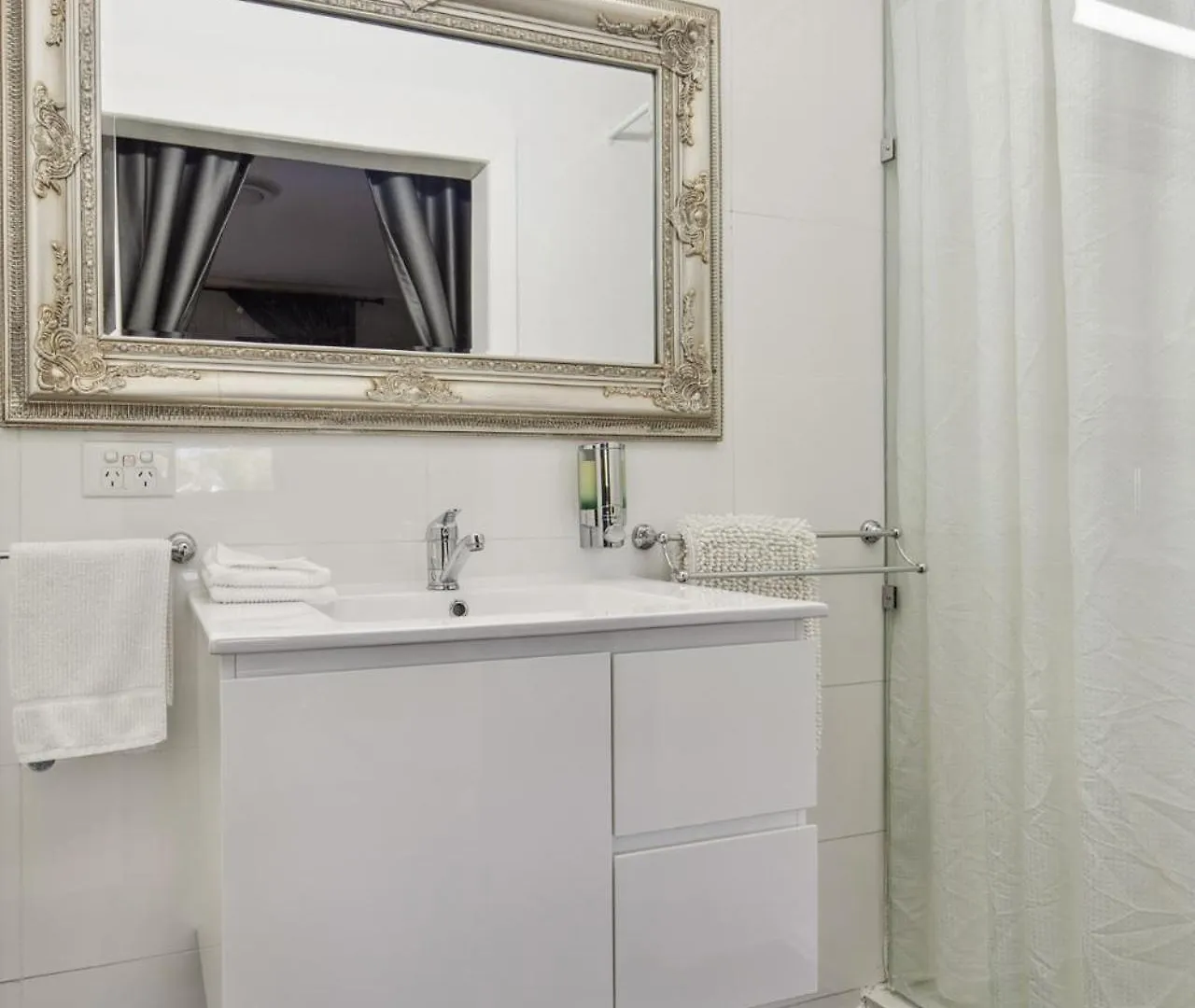 ***** Bed & Breakfast Cypress Bnb Hervey Bay Australia